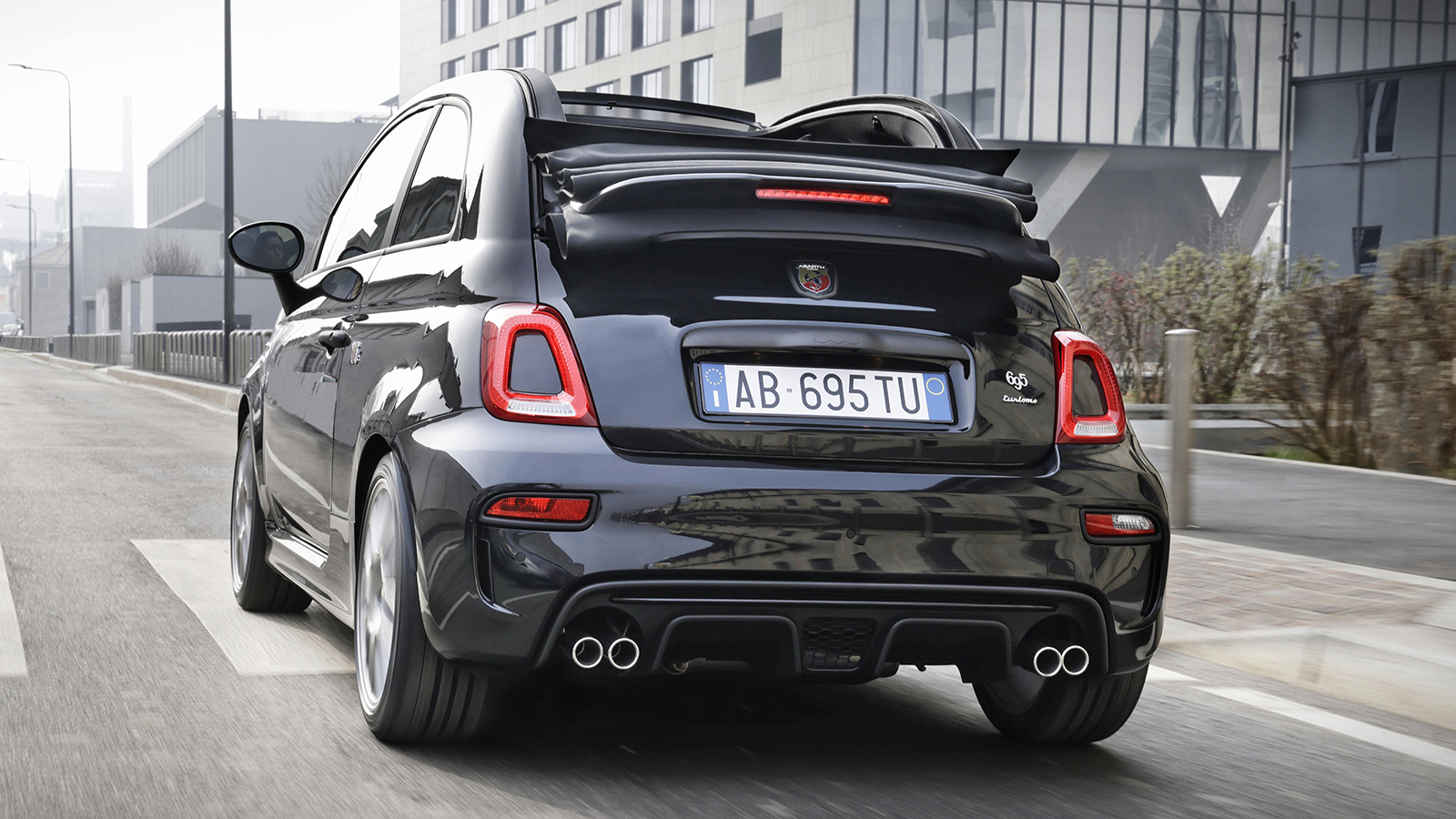 Νέα Abarth 595/695 από 22.500 ευρώ 